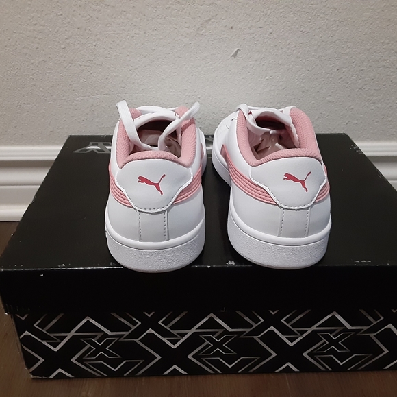 Puma - Picture 4 of 4